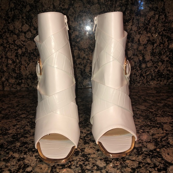 JustFab open-toe 4.5" heeled boots w buckle detail - Picture 1 of 5